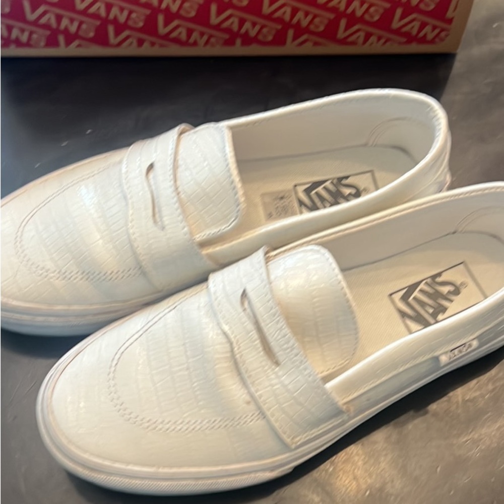 Vans Style 53 Dx; Mens 7.5 / Womens 9 in Patent White Croc